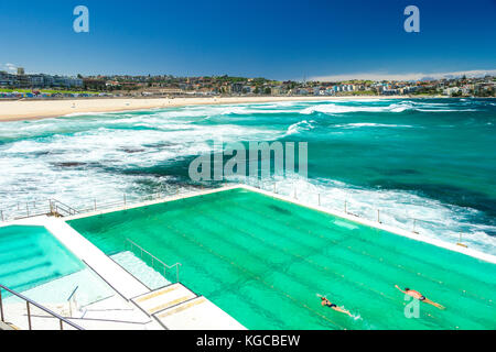 Bains maison Bondi à l'emblématique Icebergs de Bondi Swimming Club est situé sur l'extrémité sud de la plage de Bondi à Sydney, NSW, Australie Banque D'Images