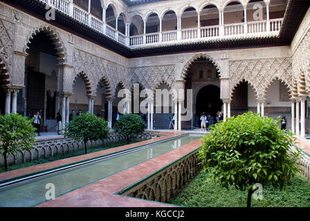 Apartment Doncellas Patio de las ou la Cour de l'Maidens, Alcazar, Séville, Espagne Banque D'Images