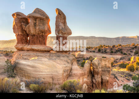 Hoodoos funky au lever du soleil dans le jardin du diable en grand staircase Escalante National Monument, à proximité de Escalante, Utah. Banque D'Images