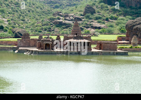 Groupe de temples bhuthanatha sur extrémité orientale du lac à badami, Karnataka, Inde, Asie Banque D'Images