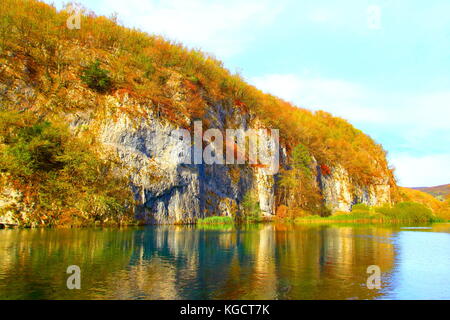 Paysage d'automne sur le lac Banque D'Images