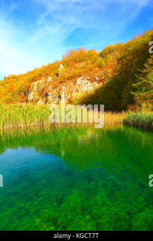 Tomber sur les lacs de Plitvice en Croatie Banque D'Images