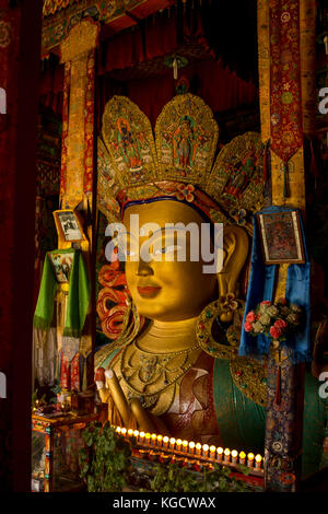 Thiksay Gompa ou Thiksay monastère est situé en haut d'une colline dans le village Thiksey environ 19 kilomètres à l'est de Leh au Ladakh, Inde. Banque D'Images