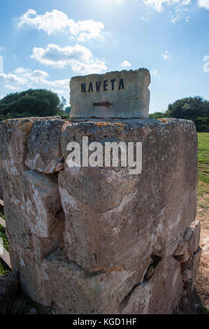 Naveta d'Es Tudons - sépulture mégalithique près de Ciutadella sur la partie ouest de Minorque, Iles Baléares, Espagne, Mediterrranean Mer. Banque D'Images