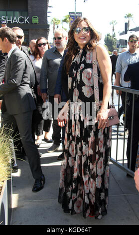 Debra Messing honoré avec Star on the Hollywood Walk of Fame featuring : Mariska Hargitay où : Hollywood, Californie, États-Unis quand : 06 Oct 2017 crédit : FayesVision/WENN.com Banque D'Images