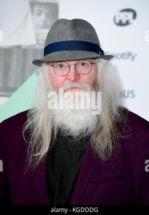 Paddy McAloon assister au prix des fiducies de l'industrie de la musique en aide aux organismes de bienfaisance Noroff Robbins et Brit Trust à l'hôtel Grosvenor House, Londres.APPUYEZ SUR ASSOCIATION photo.Date de la photo: Lundi 6 novembre 2017.Voir PA Story SHOWBIZ Awards.Le crédit photo devrait se lire comme suit : Ian West/PA Wire. Banque D'Images