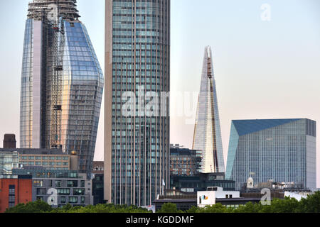 Nouveaux développements le long de la rive sud de la Tamise à Londres sont la construction d'une autre ville de Londres. De gauche à droite, un Blackfriars, un resi Banque D'Images