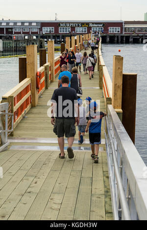 Promenade flottante sur le front de mer de Halifax, Nouvelle-Écosse, Canada. Banque D'Images