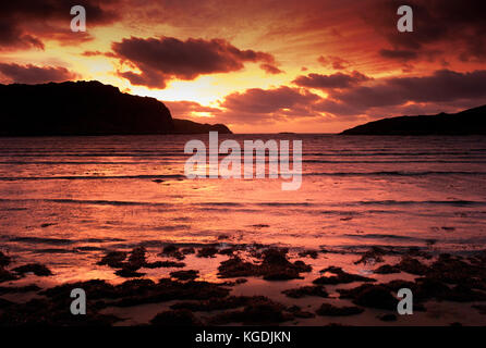 Coucher de soleil sur le Loch Kirkaig Inverkirkaig - Banque D'Images