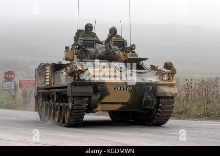 Un transporteur blindé FV432 de l'armée britannique sur la zone d'entraînement militaire de la plaine de Salisbury à Wiltshire (Royaume-Uni), le 22 septembre 2005 Banque D'Images