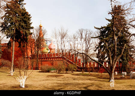 Moscou, Russie - le 8 avril 2015 : une vue sur le kremlin-complexe fortifié au cœur de Moscou. Il sert de résidence officielle du président de Banque D'Images