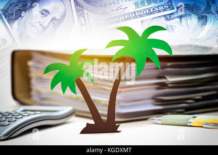 Palm tree papier, dossier de fichiers et des billets de banque, documents de paradis Banque D'Images