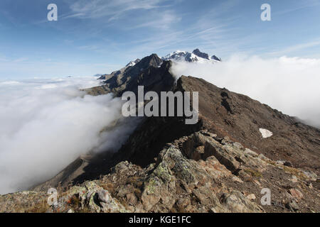 Des panoramas incroyables de sommets de montagne, les glaciers et les forêts autour du mont blanc en europe - Italie, France et suisse pour les randonneurs. Banque D'Images