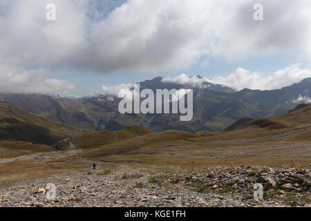 Des panoramas incroyables de sommets de montagne, les glaciers et les forêts autour du mont blanc en europe - Italie, France et suisse pour les randonneurs. Banque D'Images