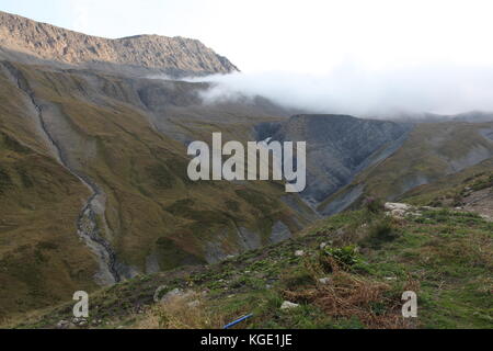 Des panoramas incroyables de sommets de montagne, les glaciers et les forêts autour du mont blanc en europe - Italie, France et suisse pour les randonneurs. Banque D'Images