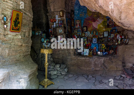 Madara, Bulgarie - le 23 août 2017 : chapelle saint pantaleon rock, xii-xive siècle. Banque D'Images