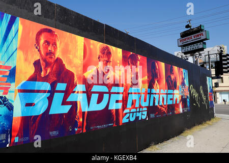 'BLADE RUNNER' 2049 billboard affiche publicitaire sur un accaparement à Hollywood et Sunset Boulevard à Los Angeles, Californie KATHY DEWITT Banque D'Images