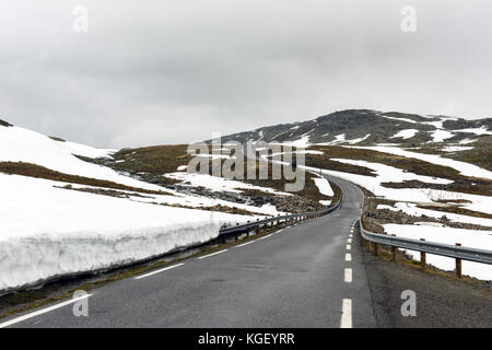 Aurlandsvegen célèbre mountain road Banque D'Images