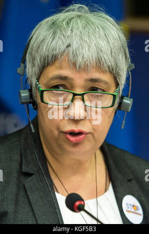 Bruxelles, bxl, Belgique. Nov 7, 2017. Seyran Ates, avocate et activiste allemand au cours de conférence conférence sur l'islam et les femmes'' au siège du Parlement européen à Bruxelles, Belgique le 07.11.2017 par wiktor dabkowski wiktor dabkowski/crédit : zuma wire/Alamy live news Banque D'Images