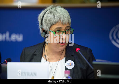 Bruxelles, Bxl, Belgique. 7 novembre 2017. Seyran Ates, avocat et militant allemand lors de la conférence sur "Islam et femmes" au siège du Parlement européen à Bruxelles, Belgique le 07.11.2017 par Wiktor Dabkowski crédit : Wiktor Dabkowski/ZUMA Wire/Alamy Live News Banque D'Images