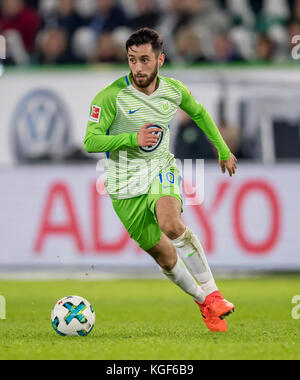 Wolfsburg, Allemagne. 5th novembre 2017. Yunus Malli de Wolfsburg en action pendant le match de football de Bundesliga VfL Wolfsburg vs Hertha BSC dans la Volkswagen Arena à Wolfsburg, Allemagne, 5 novembre 2017. - PAS DE SERVICE DE VIREMENT · crédit: Thomas Eisenhuth/dpa-Zentralbild/ZB/dpa/Alay Live News Banque D'Images