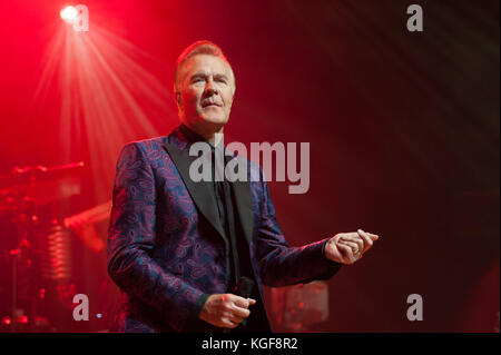 Birmingham, Royaume-Uni. 6 novembre 2017. ABC au Symphony Hall de Birmingham dans le cadre de leur tournée XYZ Credit : Ken Harrison/Alamy Live News Banque D'Images