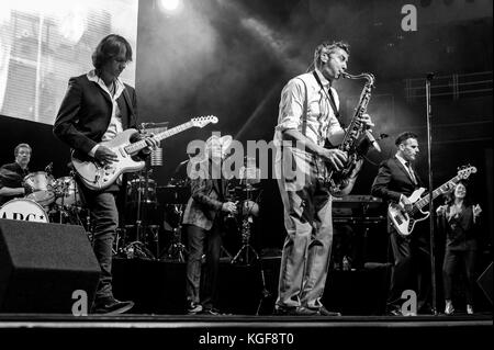 Birmingham, Royaume-Uni. 6 novembre 2017. ABC au Symphony Hall de Birmingham dans le cadre de leur tournée XYZ Credit : Ken Harrison/Alamy Live News Banque D'Images