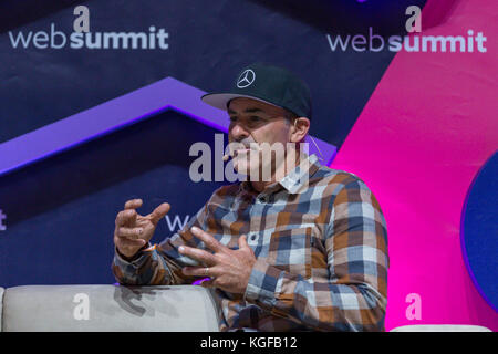 Lisbonne, Portugal. 07Th nov, 2017. grosse vague surfer, garret mcnamara au sommet web 2017, à Lisbonne, Portugal crédit : Alexandre de Sousa/Alamy live news Banque D'Images