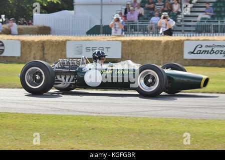 1967 lotus 49 Ford Cosworth mené par Damon Hill à Goodwood festival of speed 2015 Banque D'Images