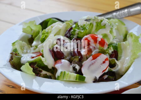 Salade de légumes crème mayonnaise Banque D'Images