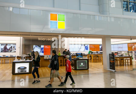 En dehors d'un Microsoft store dans Prudential Center de Boston. Banque D'Images