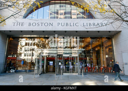 Entrée principale de la Bibliothèque publique de Boston. Banque D'Images