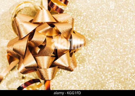 Golden avec des petites étincelles dans bokeh Banque D'Images