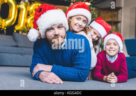 Dans la famille santa hats Banque D'Images