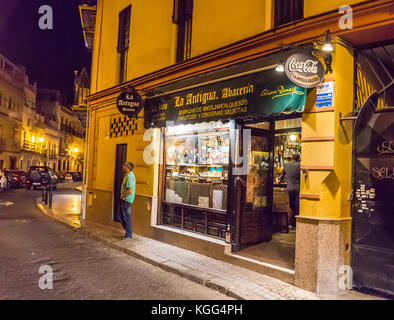 La Antigua Abaceria bar à tapas, Calle Pureza, Triana, Séville, Andalousie, Espagne Banque D'Images