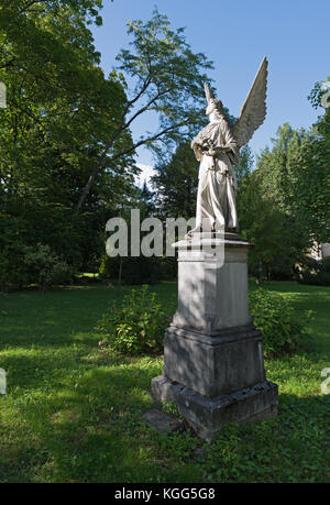 Statue de l'ange dans vieux cimetière à Freiburg im Breisgau Banque D'Images