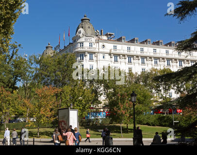 L'hôtel Ritz à côté de Museo del Prado, musée art gallery, Madrid, Espagne Banque D'Images