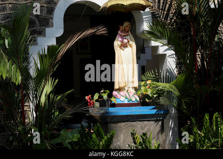 Basilique de Notre-Dame de lanka tewatte ragama Sri lanka statue de la Vierge Marie et l'enfant Banque D'Images