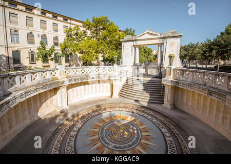 La ville de Nîmes dans le sud de la france Banque D'Images