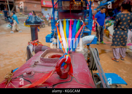 Bhaktapur, Népal - novembre 04, 2017 : un petit camion à taumadhi square à Bhaktapur, Népal, vallée Banque D'Images