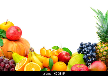 Grande collection de fruits et légumes frais isolé sur fond blanc Banque D'Images