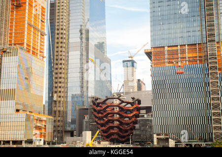 Le développement dans et autour de chantiers d'hudson, y compris "la pièce maîtresse des navires, à New York le samedi 4 novembre, 2017. (© richard b. levine) Banque D'Images