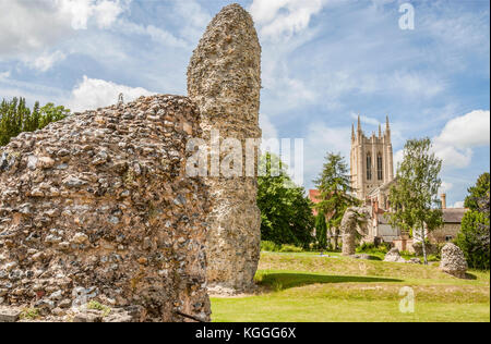 Cimetière de la cathédrale Saint-Edmundsbury, dans le Suffolk, en Angleterre Banque D'Images