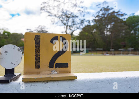 Un certain nombre douze lane marker pour un vert de boulingrin au Gordon Bowling Club à Sydney, en Australie, juste avant la fermeture du club en décembre 2017 Banque D'Images