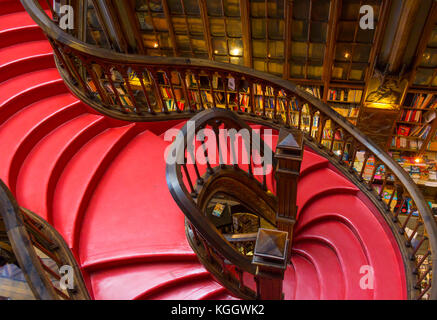 Librairie livraria lello intérieur célèbre Banque D'Images