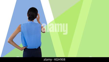 Composite numérique avec un minimum de formes de Businesswoman Banque D'Images