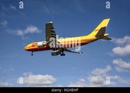 Boeing 767 cargo de DHL Banque D'Images