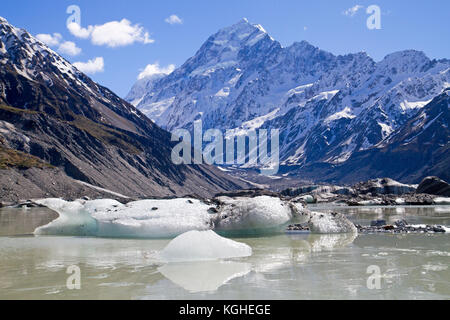 Les icebergs sur hooker lake, immédiatement sous l'Aoraki/Mont Cook Banque D'Images