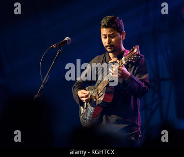 KATMANDOU, NÉPAL - 14 OCTOBRE 2017: Concert de Bipul Chettri et The Voyager Band à l'hôtel Annapurna. Banque D'Images