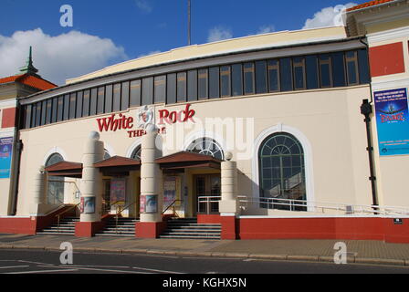 De l'extérieur White Rock Theatre sur le front de mer de Hastings dans l'East Sussex, Angleterre le 9 mars 2009. Banque D'Images